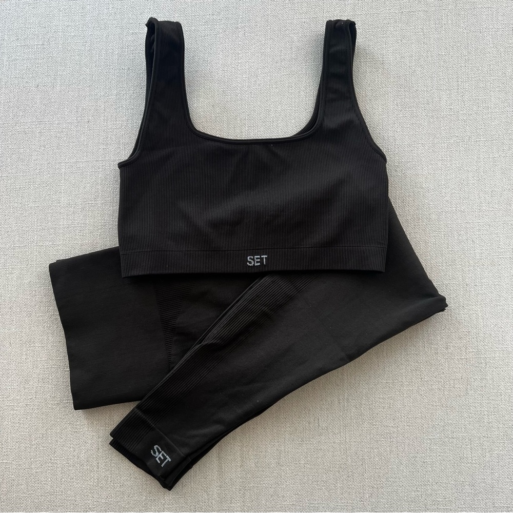 SET Active 2-Piece SCULPTFLEX® Matching Power Box Cut Bra & Leggings Workout Set - Picture 15 of 16